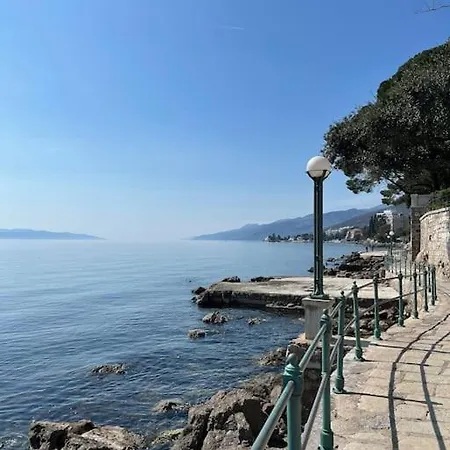 With Sea View Between Opatija And Appartamento *
