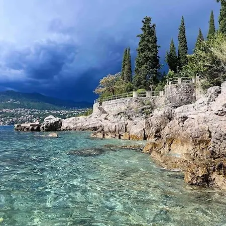 With Sea View Between Opatija And Apartamento Rijeka