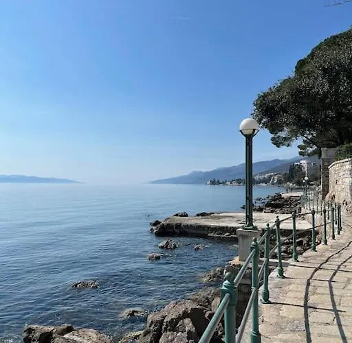With Sea View Between Opatija And Appartamento *